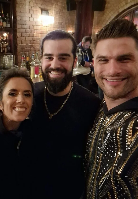 Player checking the live map